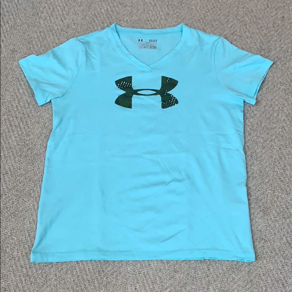 Girls Under Armour althetic T-shirt